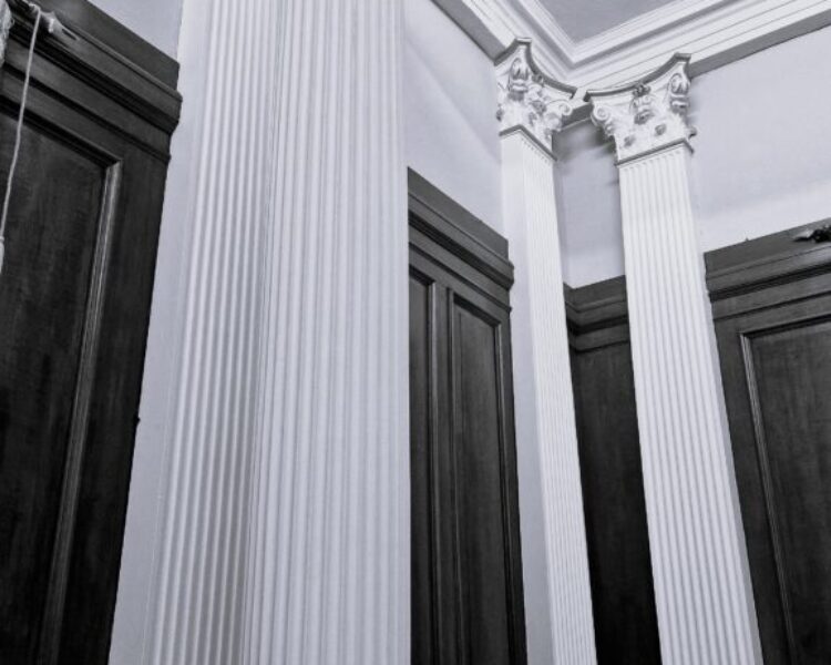 lodge-room-corinthian-columns